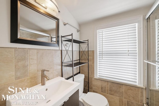 1387 Torrey Rd, Grosse Pointe Woods, MI 48236 - bathroom with tile walls and vanity