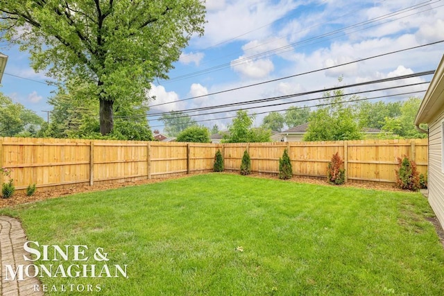 1387 Torrey Rd, Grosse Pointe Woods, MI 48236 - view of fenced backyard