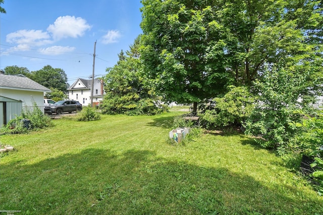 618 Harrison St, Monroe, MI 48161 - view of grassy yard