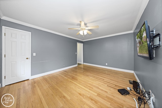 870 Crescent Ln, Grosse Pointe Woods, MI 48236 - spare room featuring ceiling fan, light wood-style floors, and crown molding