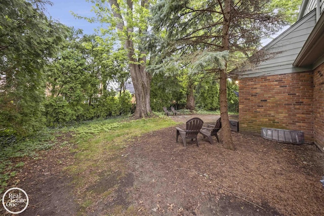 870 Crescent Ln, Grosse Pointe Woods, MI 48236 - view of yard