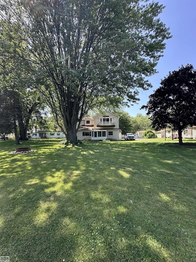 2100 Michigan St, Algonac, MI 48001 - view of green lawn