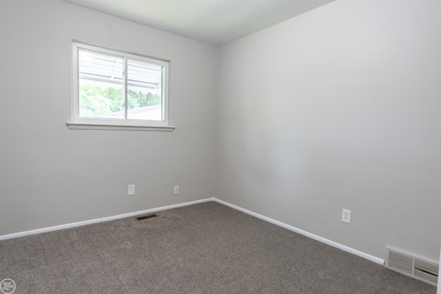 4444 Martin Rd, Warren, MI 48092 - carpeted empty room with baseboards