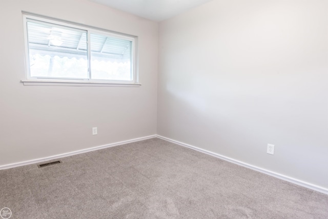 4444 Martin Rd, Warren, MI 48092 - unfurnished room featuring carpet floors and baseboards
