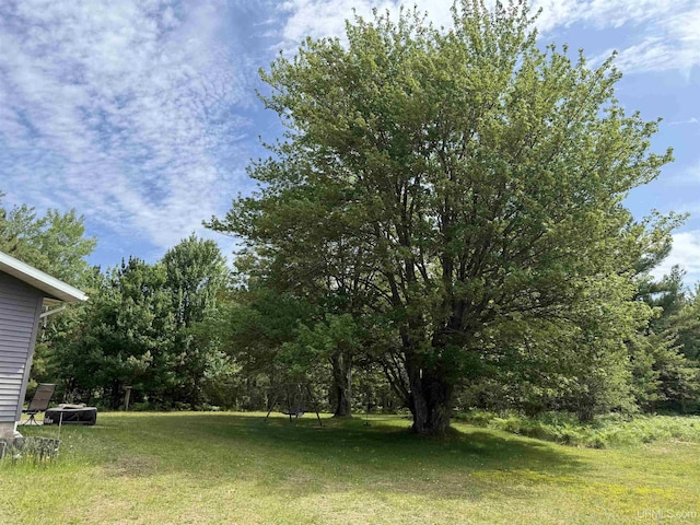 N7722 Candy Cane Rd, Munising, MI 49862 - view of grassy yard