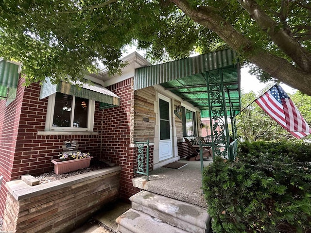 23311 Courtland Ave, Eastpointe, MI 48021 - entrance to property featuring brick siding