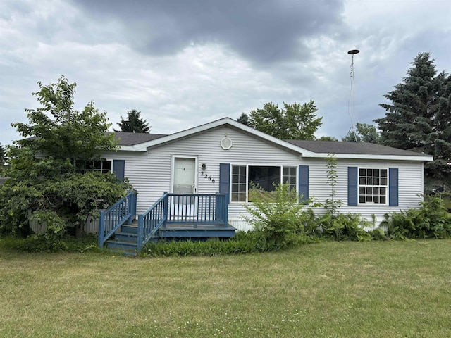 2266 Bart St, Croswell, MI 48422 - view of front of home featuring a front yard