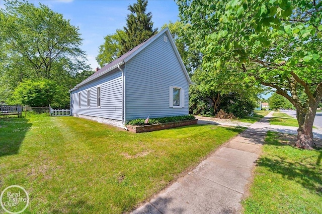 1118 Bancroft St, Port Huron, MI 48060 - view of side of property