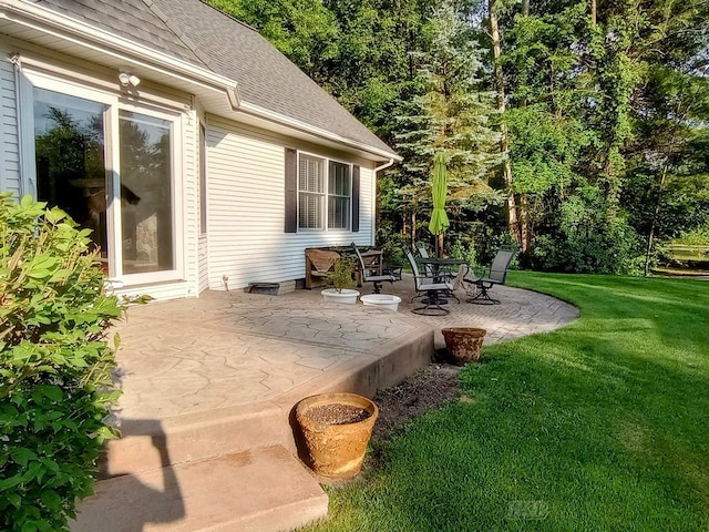 2308 S River Rd, Beaverton, MI 48612 - view of patio / terrace