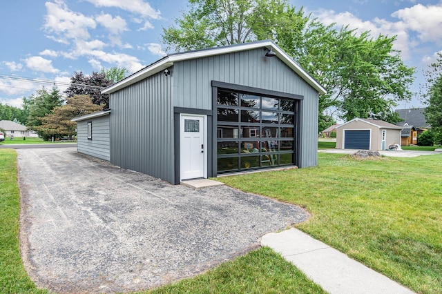 319 Old Trail Dr, Houghton Lake, MI 48629 - view of detached garage