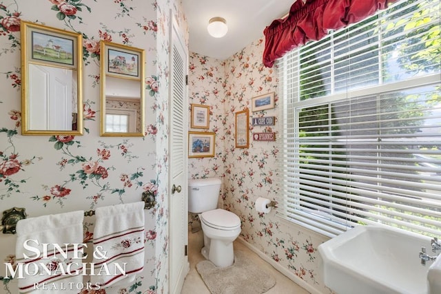28 Hampton Rd, Grosse Pointe Shores, MI 48236 - bathroom with wallpapered walls and toilet