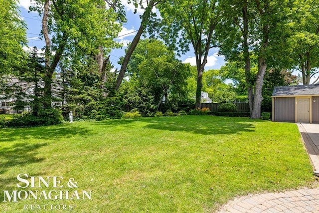 28 Hampton Rd, Grosse Pointe Shores, MI 48236 - view of yard featuring an outdoor structure