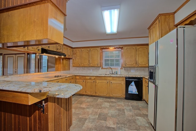 kitchen featuring kitchen peninsula, backsplash, ornamental molding, sink, and black appliances