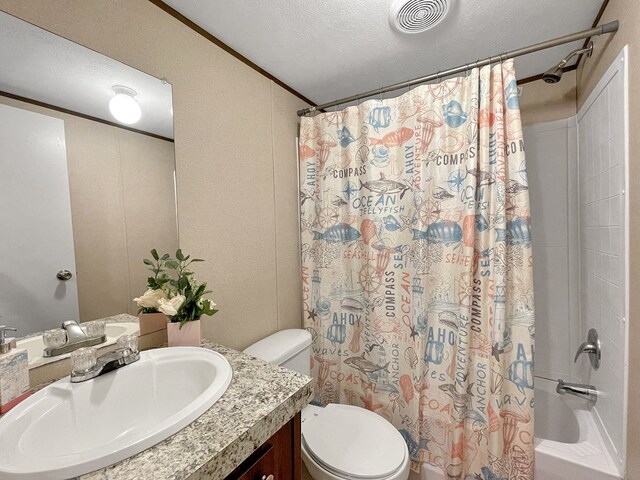 228 Blue Jay Dr, Brookeland, TX 75931 - full bath featuring a textured ceiling, visible vents, ornamental molding, toilet, and shower / bathtub combination with curtain