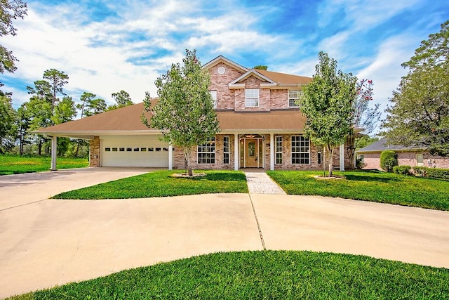 view of front facade featuring a front yard