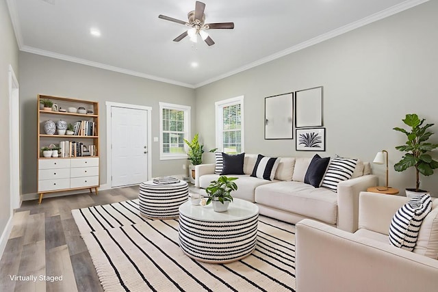 121 Kerr Ave, Lufkin, TX 75904 - living area with wood finished floors, a ceiling fan, crown molding, recessed lighting, and baseboards