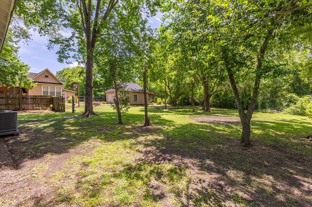 121 Kerr Ave, Lufkin, TX 75904 - view of yard with central AC