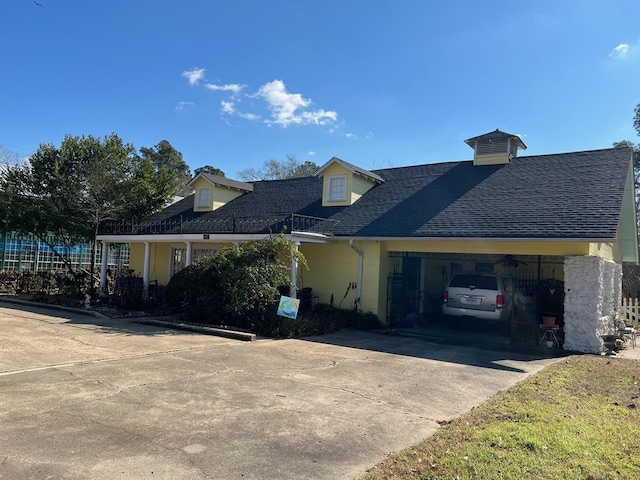 view of front of house featuring a garage