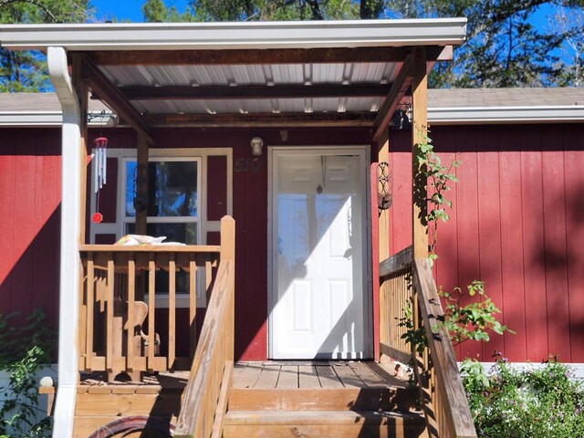 view of property entrance