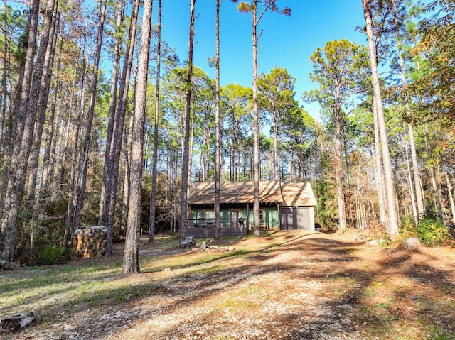 single story home featuring a garage