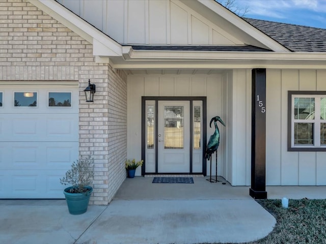 doorway to property with covered porch