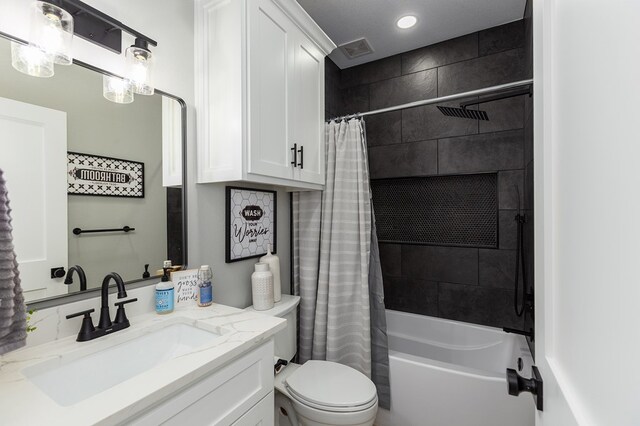 190 Whitehead Dr, Diboll, TX 75941 - bathroom with toilet, vanity, shower / bath combo, and recessed lighting