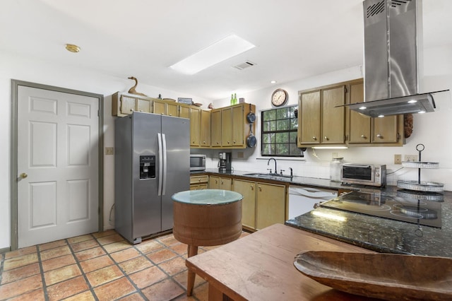 1594 Beachrock Dr, Brookeland, TX 75931 - kitchen featuring stainless steel appliances and ventilation hood