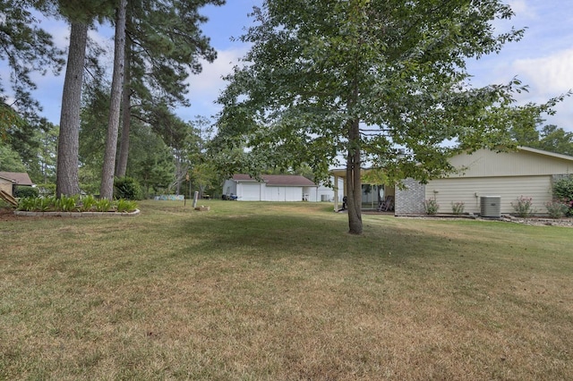 view of yard featuring cooling unit