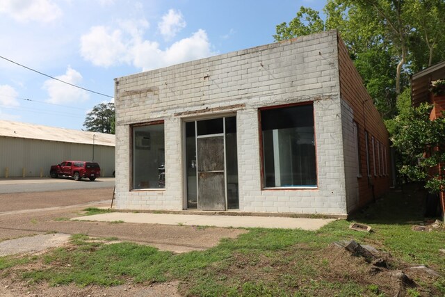 210 E Blf, Woodville, TX 75979