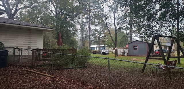 view of yard with a shed