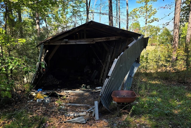 view of outdoor structure