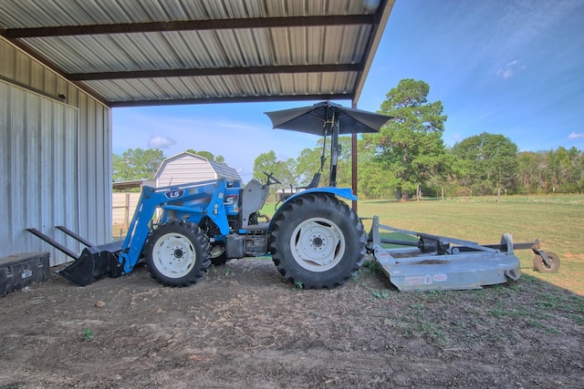 view of yard with a carport