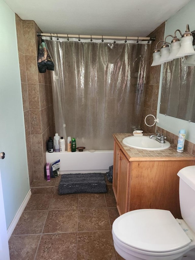 4710 County Road 082, Jasper, TX 75951 - full bath featuring shower / tub combo with curtain and vanity