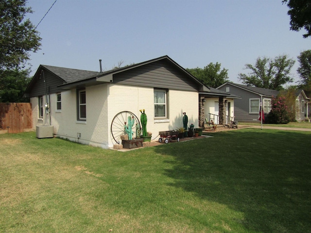 exterior space featuring a front yard