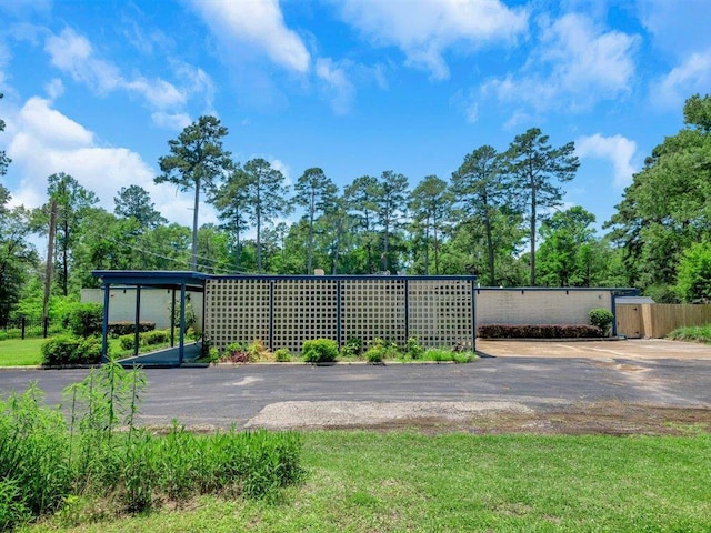 1946 Southview Cir, Center, TX 75935 - view of home's community featuring view of wooded area