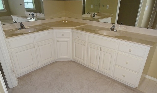 4805 Champions Dr, Lufkin, TX 75901 - full bath with double vanity and carpet
