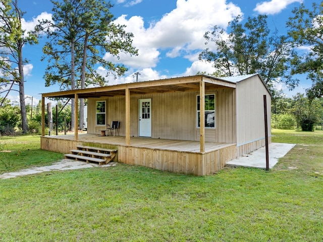 view of front of home with a front yard