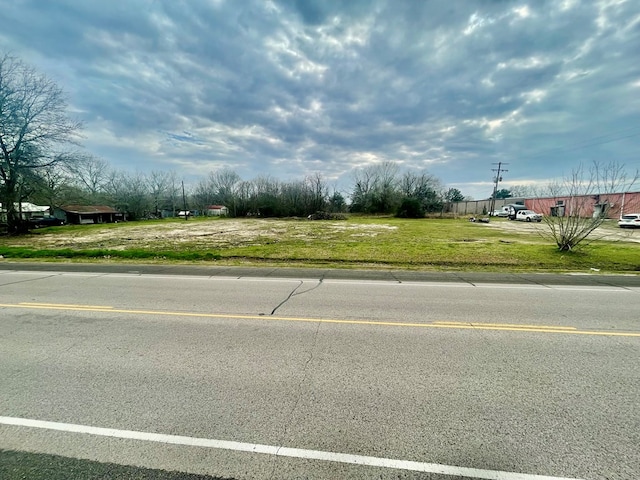 Listing photo 3 for BLOCK23LOT7 E 1st St, Groveton TX 75845