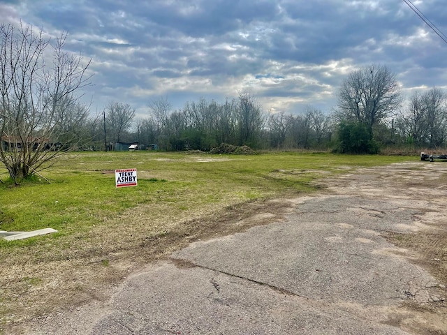 Listing photo 2 for BLOCK23LOT7 E 1st St, Groveton TX 75845