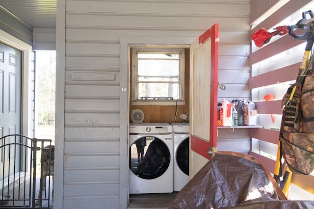 washroom with laundry area and washing machine and clothes dryer