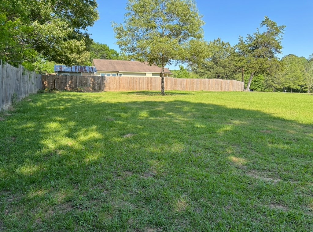 128 Fuller St, Hemphill, TX 75948