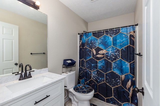 225 Jerri St, Lufkin, TX 75901 - full bath featuring vanity, a textured ceiling, and a shower with curtain