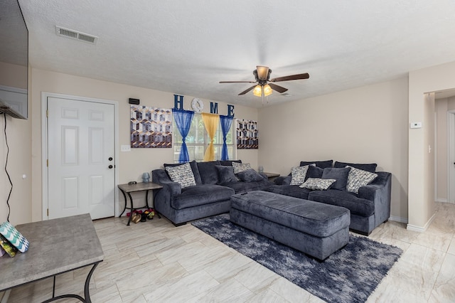 225 Jerri St, Lufkin, TX 75901 - living room with ceiling fan
