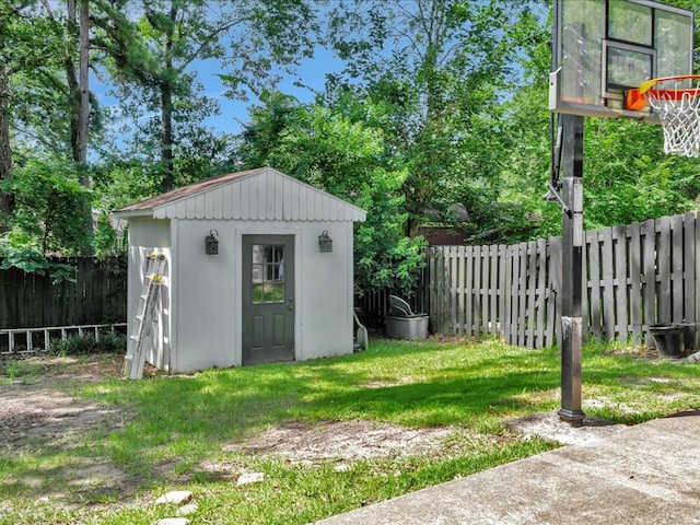 107 Bending Oak Dr, Lufkin, TX 75904 - view of shed with a fenced backyard