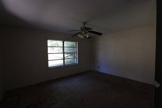 spare room featuring ceiling fan