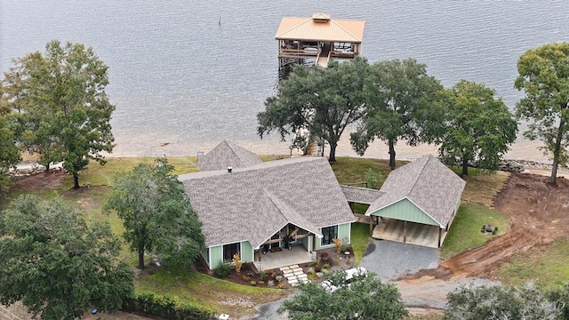 bird's eye view with a water view