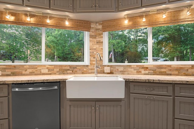 671 Lakeshore Dr, Brookeland, TX 75931 - view of patio / terrace featuring an outdoor kitchen