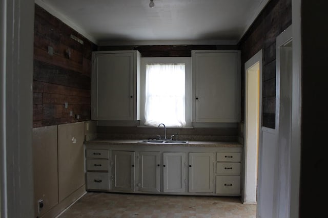 306 S Harrison, San Augustine, TX 75972 - kitchen featuring a sink