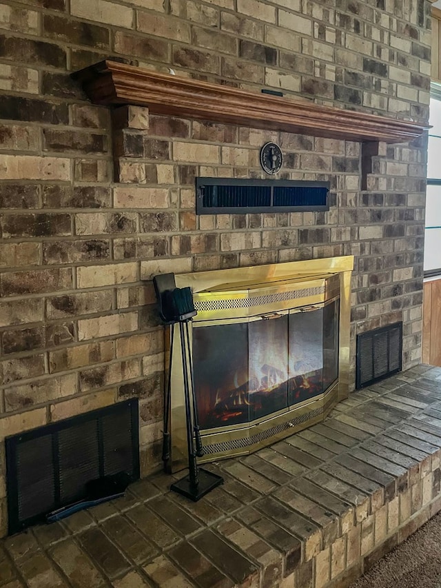 33963 US Highway 96, Buna, TX 77612 - interior details featuring a fireplace and visible vents