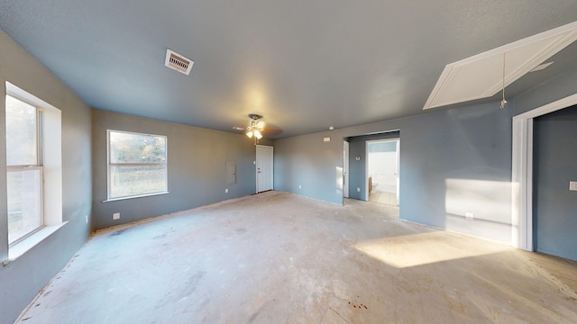 unfurnished room with ceiling fan